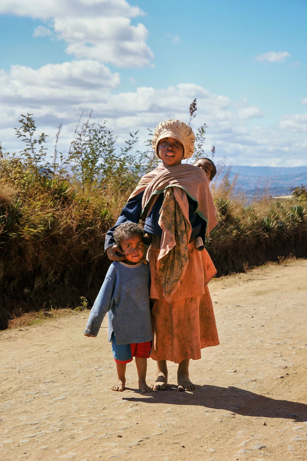 Wanderung vom Lac Tritriva zum Lac Andraikiba - eine sehr junge Mutter